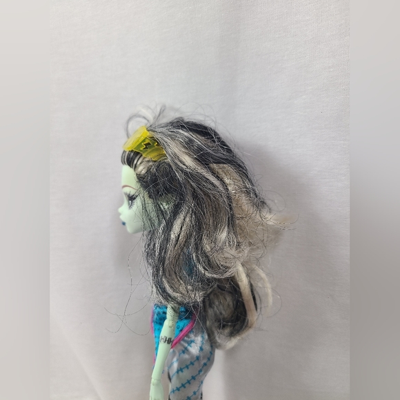 Mattel Monster High Doll Frankie Stein Scaris: City of Frights 2012 - Picture 6 of 6